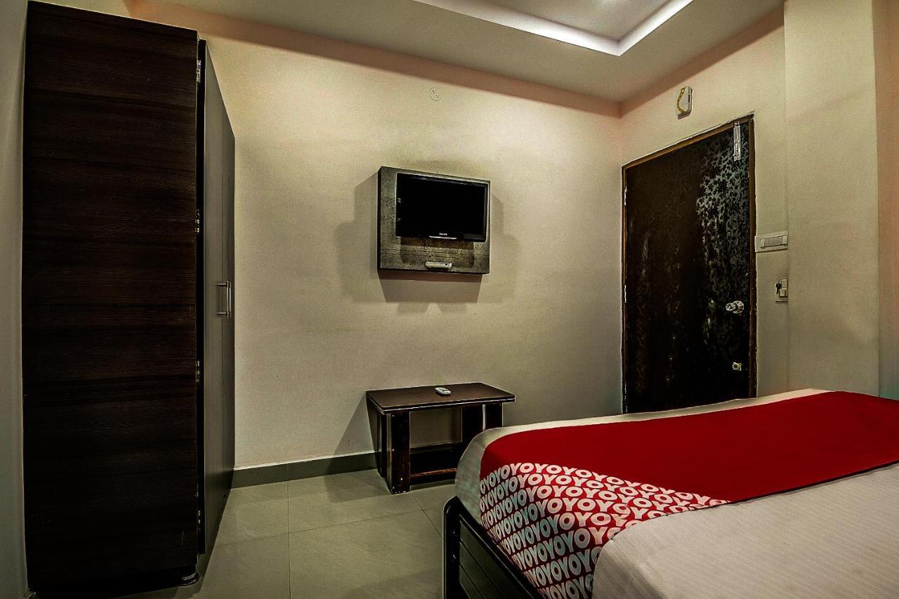 Oyo 8929 Stay Siddhartha Residency Jalāripeta Buitenkant foto
